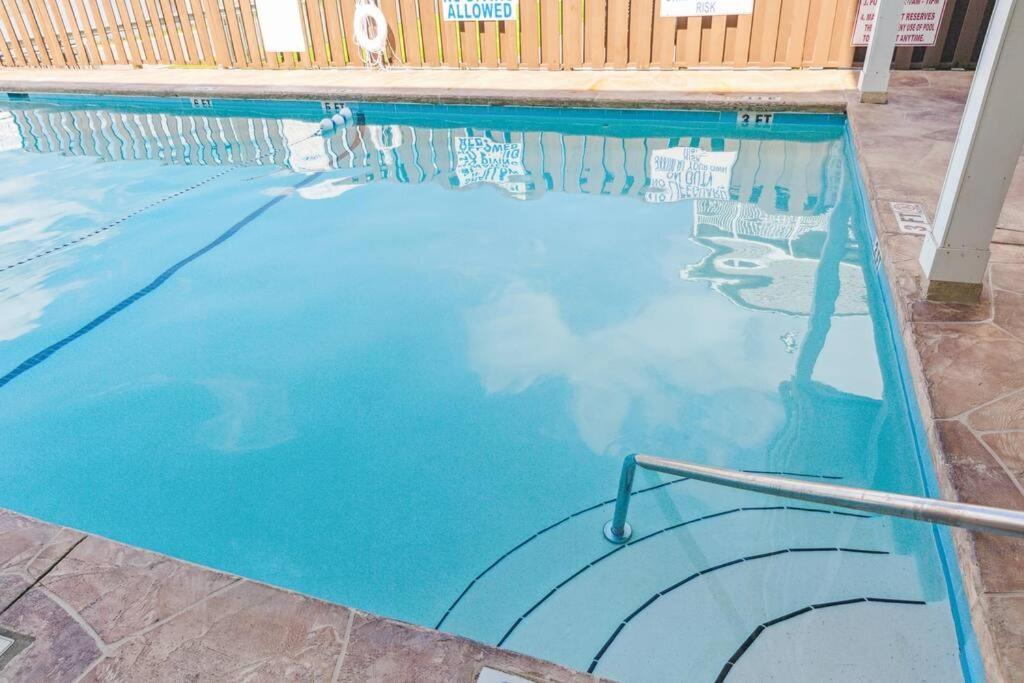 מירטל ביץ' Right Across Beach Pool View Private Balcony By Zen Living Short Term Rental מראה חיצוני תמונה