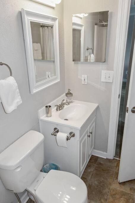 מירטל ביץ' Right Across Beach Pool View Private Balcony By Zen Living Short Term Rental מראה חיצוני תמונה